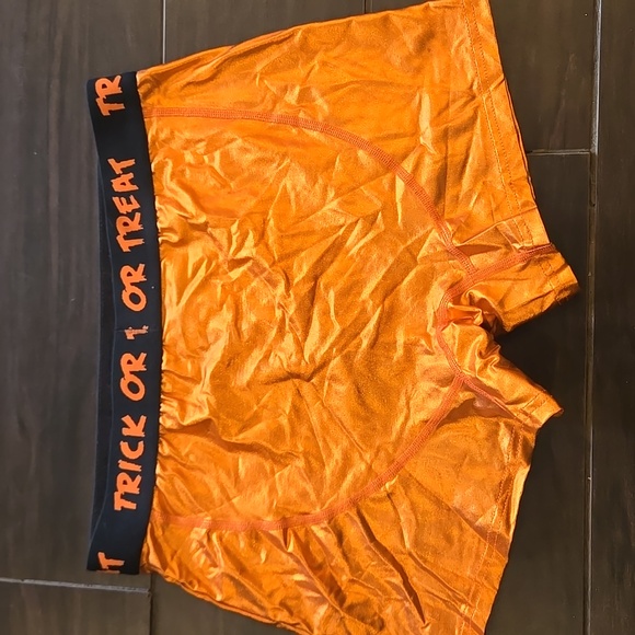 MAD Engine Orange Pumpkin Face Costume Shorts Sz L - Picture 2 of 3